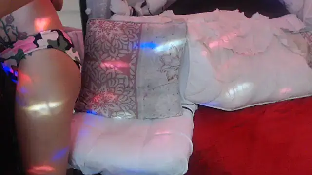 Snapshot of mysterymel chatting on 11-06-25, 11:48 mysterymel online show from 11-06-25, 11:48