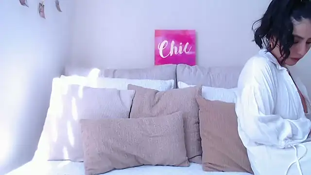 Snapshot of Gia_Ferh chatting on 12-20-25, 08:05 Gia Ferh online show from 12-20-25, 08:05