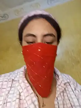 Snapshot of Lalou chatting on 12-04-24, 12:25 Lalou online show from 12-04-24, 12:25