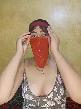 Snapshot of Lalou chatting on 12-07-24, 11:40 Lalou online show from 12-07-24, 11:40