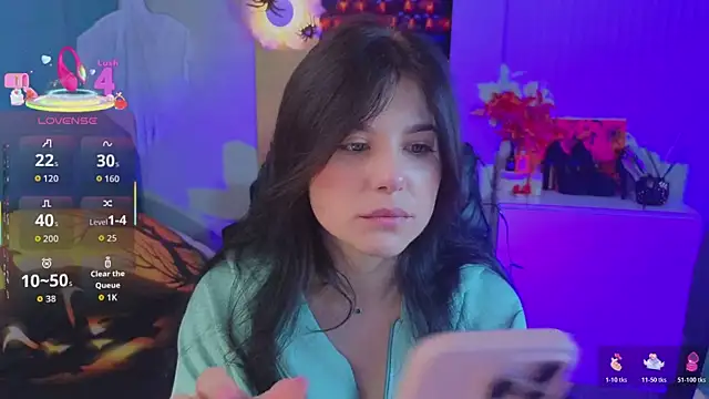 Jenna Adams  online show from 10-30-25, 01:40