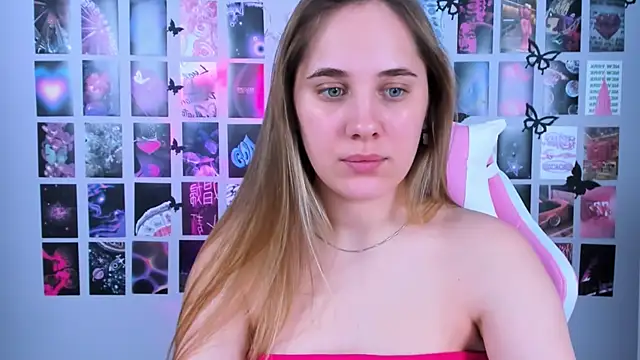 Snapshot of MiaMilas chatting on 03-03-25, 05:31 MiaMilas online show from 03-03-25, 05:31