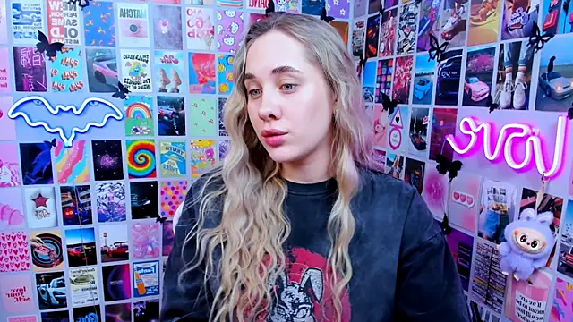 Snapshot of MiaMilas chatting on 02-24-26, 03:43 MiaMilas online show from 02-24-26, 03:43