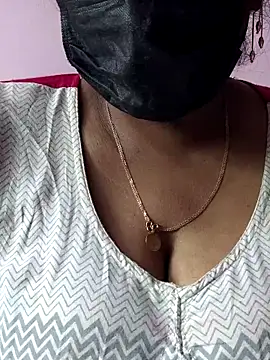 mallu-sumi online show from 04-17-26, 03:09