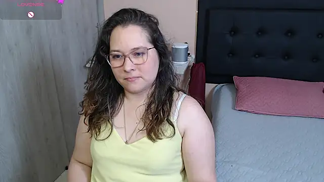 Snapshot of May_Carlier chatting on 12-02-24, 03:37 May Carlier online show from 12-02-24, 03:37