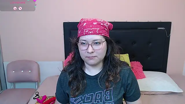 Snapshot of May_Carlier chatting on 02-11-25, 01:41 May Carlier online show from 02-11-25, 01:41