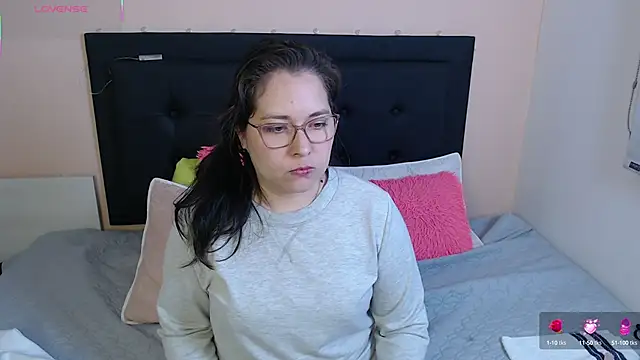 Snapshot of May_Carlier chatting on 09-16-25, 12:11 May Carlier online show from 09-16-25, 12:11