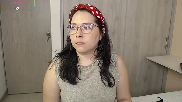 Snapshot of May_Carlier chatting on 10-09-25, 09:24 May Carlier online show from 10-09-25, 09:24