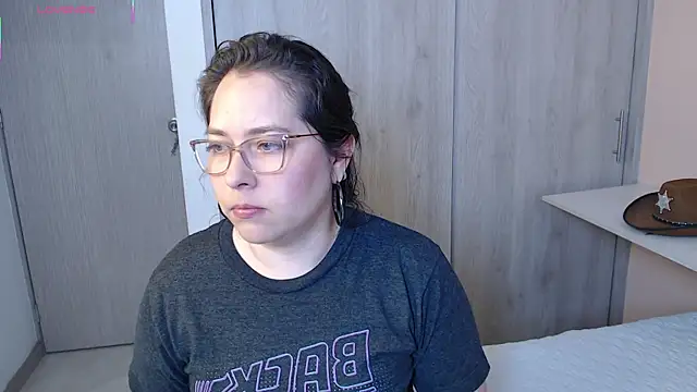 Snapshot of May_Carlier chatting on 10-20-25, 03:07 May Carlier online show from 10-20-25, 03:07