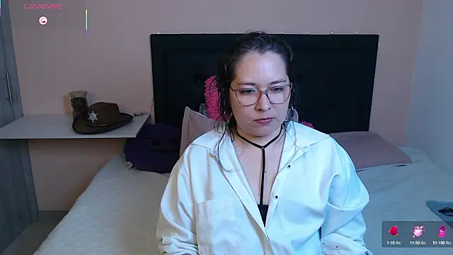 Snapshot of May_Carlier chatting on 10-21-25, 03:07 May Carlier online show from 10-21-25, 03:07