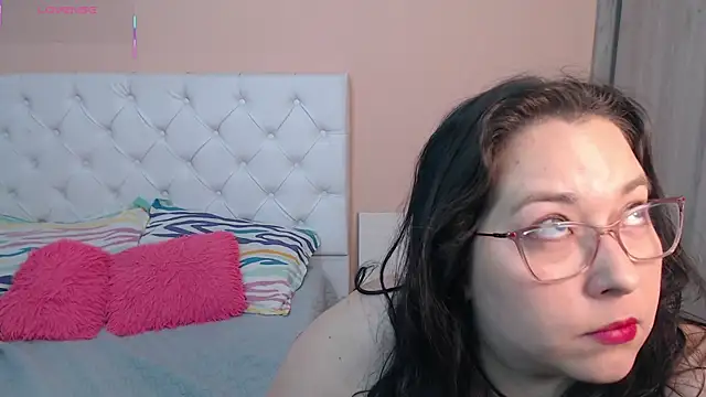 Snapshot of May_Carlier chatting on 12-01-25, 03:11 May Carlier online show from 12-01-25, 03:11