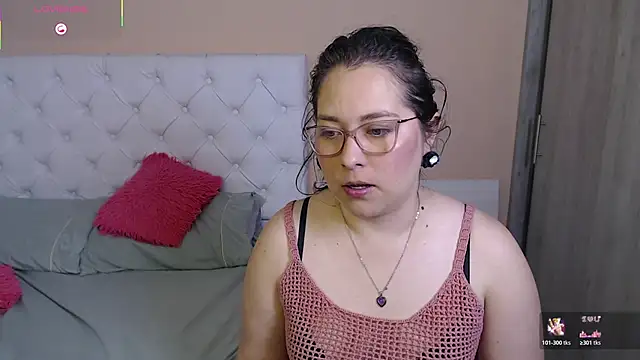 Snapshot of May_Carlier chatting on 12-04-25, 03:05 May Carlier online show from 12-04-25, 03:05