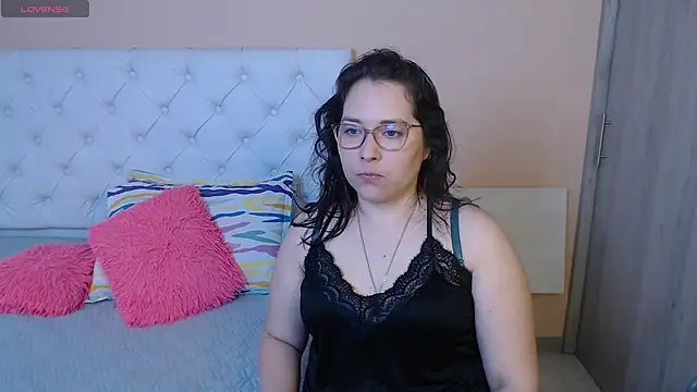 Snapshot of May_Carlier chatting on 01-05-26, 08:23 May Carlier online show from 01-05-26, 08:23