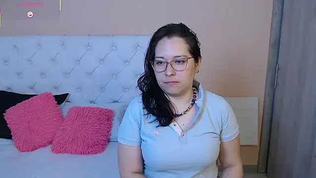 Snapshot of May_Carlier chatting on 01-13-26, 07:08 May Carlier online show from 01-13-26, 07:08