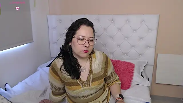 Snapshot of May_Carlier chatting on 01-15-26, 06:33 May Carlier online show from 01-15-26, 06:33