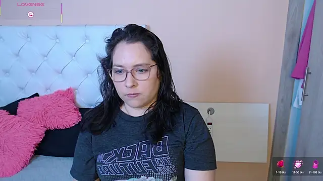 Snapshot of May_Carlier chatting on 01-17-26, 08:01 May Carlier online show from 01-17-26, 08:01