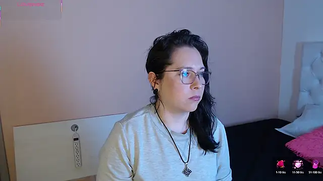 Snapshot of May_Carlier chatting on 02-03-26, 10:04 May Carlier online show from 02-03-26, 10:04