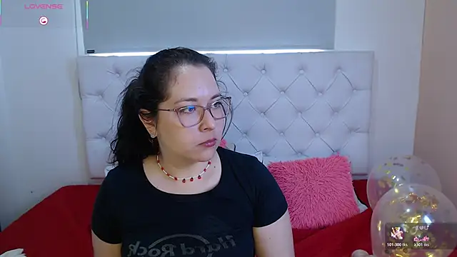 Snapshot of May_Carlier chatting on 02-14-26, 05:43 May Carlier online show from 02-14-26, 05:43