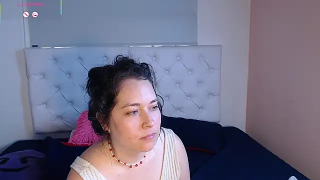 Snapshot of May_Carlier chatting on 03-06-26, 08:16 May Carlier online show from 03-06-26, 08:16