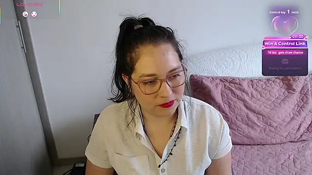 Snapshot of May_Carlier chatting on 03-25-26, 08:37 May Carlier online show from 03-25-26, 08:37