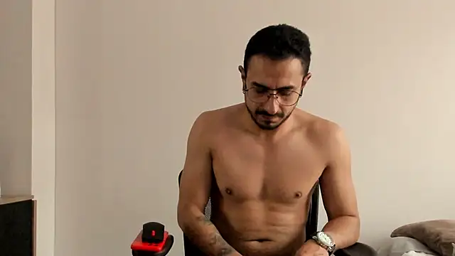 pablo-rincon95 online show from 12-31-24, 08:12