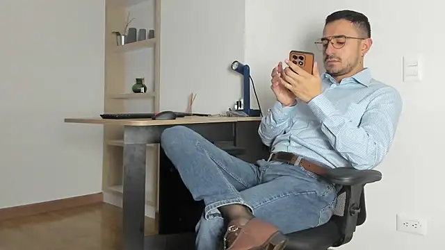 pablo-rincon95 online show from 03-02-25, 12:11