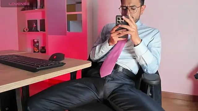 Snapshot of pablo-rincon95 chatting on 11-18-25, 08:46 pablo-rincon95 online show from 11-18-25, 08:46