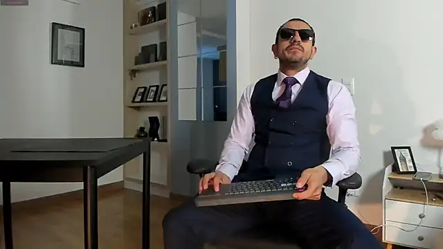 pablo-rincon95 online show from 07-07-26, 12:09