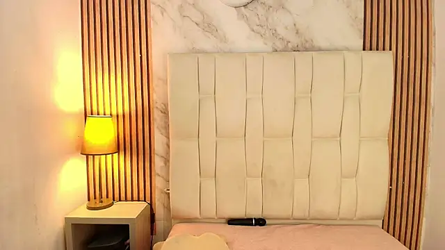 Snapshot of Emily_Trujillo chatting on 01-10-26, 07:04 Emily Trujillo online show from 01-10-26, 07:04