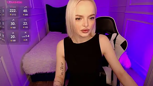 Snapshot of horny_blondiee chatting on 01-14-25, 08:20 horny blondiee online show from 01-14-25, 08:20