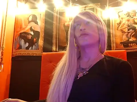 Snapshot of MEGANNIXX chatting on 10-08-25, 03:26 MEGANNIXX online show from 10-08-25, 03:26