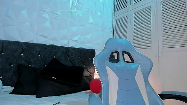 Emma dl2 online show from 02-27-25, 08:09