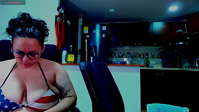 Snapshot of Mabelydani chatting on 10-28-25, 10:45 Mabelydani online show from 10-28-25, 10:45