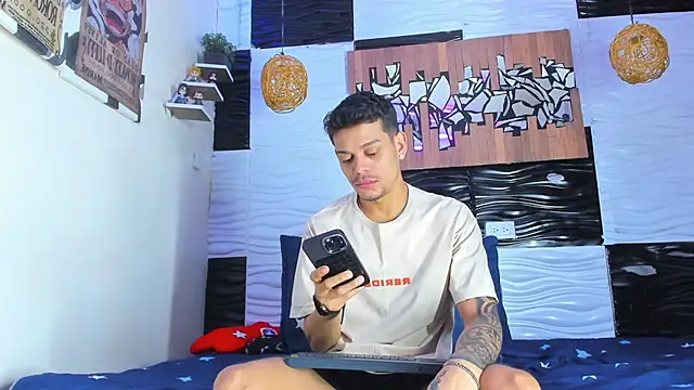 Friendsofeverything  online show from 12-20-25, 01:18