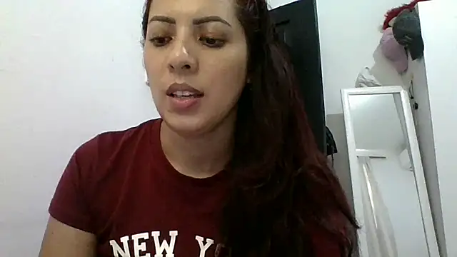 Snapshot of Anne_kis chatting on 02-08-25, 04:14 Anne kis online show from 02-08-25, 04:14