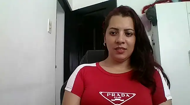 Snapshot of Anne_kis chatting on 02-18-25, 05:53 Anne kis online show from 02-18-25, 05:53
