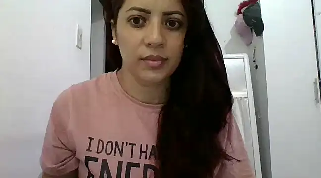 Snapshot of Anne_kis chatting on 03-05-25, 04:24 Anne kis online show from 03-05-25, 04:24