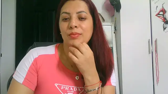 Snapshot of Anne_kis chatting on 10-17-25, 06:10 Anne kis online show from 10-17-25, 06:10