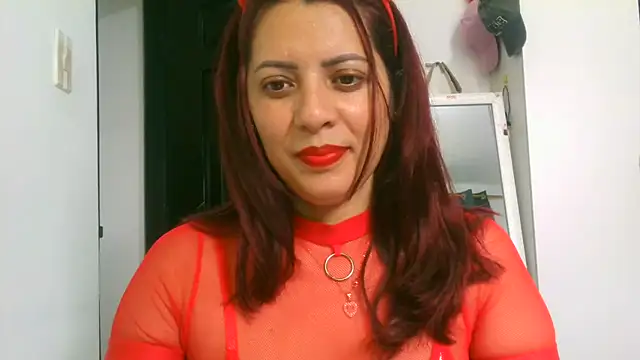 Snapshot of Anne_kis chatting on 10-31-25, 06:31 Anne kis online show from 10-31-25, 06:31