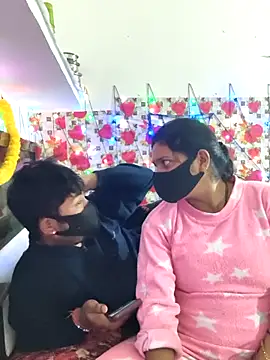 Snapshot of PeaCoooock chatting on 12-18-25, 04:24 PeaCoooock online show from 12-18-25, 04:24