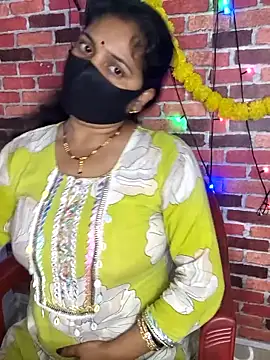 Snapshot of PeaCoooock chatting on 02-08-26, 03:15 PeaCoooock online show from 02-08-26, 03:15