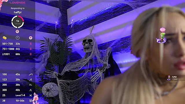 Snapshot of blondie_muller chatting on 10-27-25, 09:30 blondie muller online show from 10-27-25, 09:30