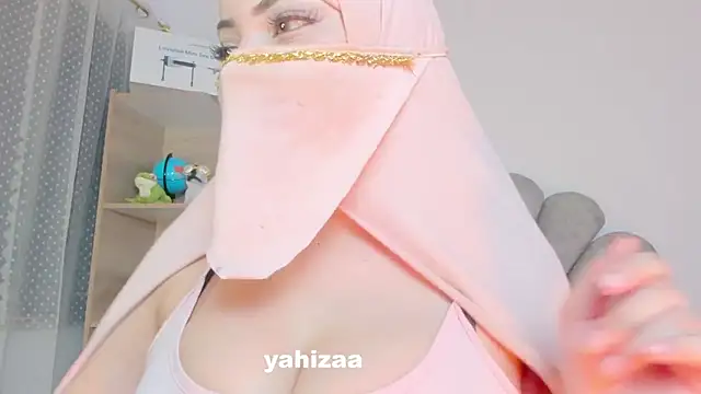 Snapshot of Amaltea chatting on 11-12-25, 08:08 Amaltea online show from 11-12-25, 08:08