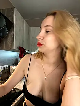 Kitty Katrine online show from 10-20-25, 04:07