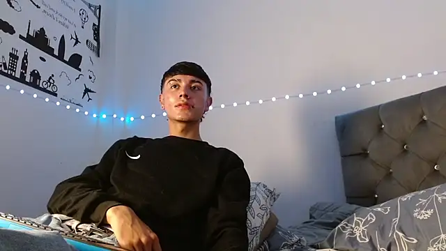 Snapshot of Im_juanda chatting on 03-15-25, 03:07 Im juanda online show from 03-15-25, 03:07