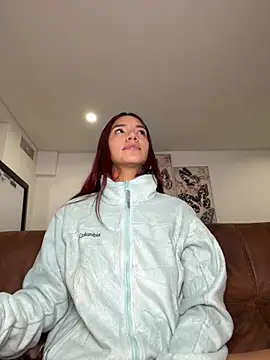 Snapshot of dolcebella chatting on 11-16-25, 05:57 dolcebella online show from 11-16-25, 05:57