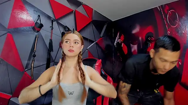 Hana and Zeta online show from 12-14-25, 12:21