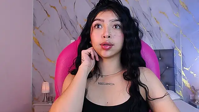 Snapshot of pettit_courtny chatting on 02-28-25, 08:07 pettit courtny online show from 02-28-25, 08:07