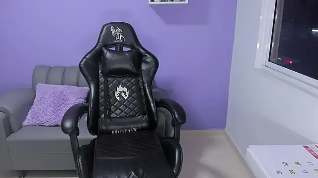 Snapshot of boomsar01 chatting on 01-12-25, 02:03 boomsar01 online show from 01-12-25, 02:03