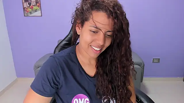 Snapshot of boomsar01 chatting on 09-11-25, 02:33 boomsar01 online show from 09-11-25, 02:33